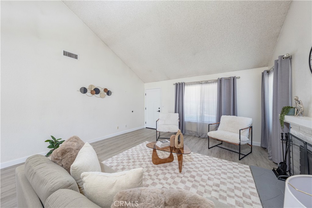 MLS #OC25155063 image #8