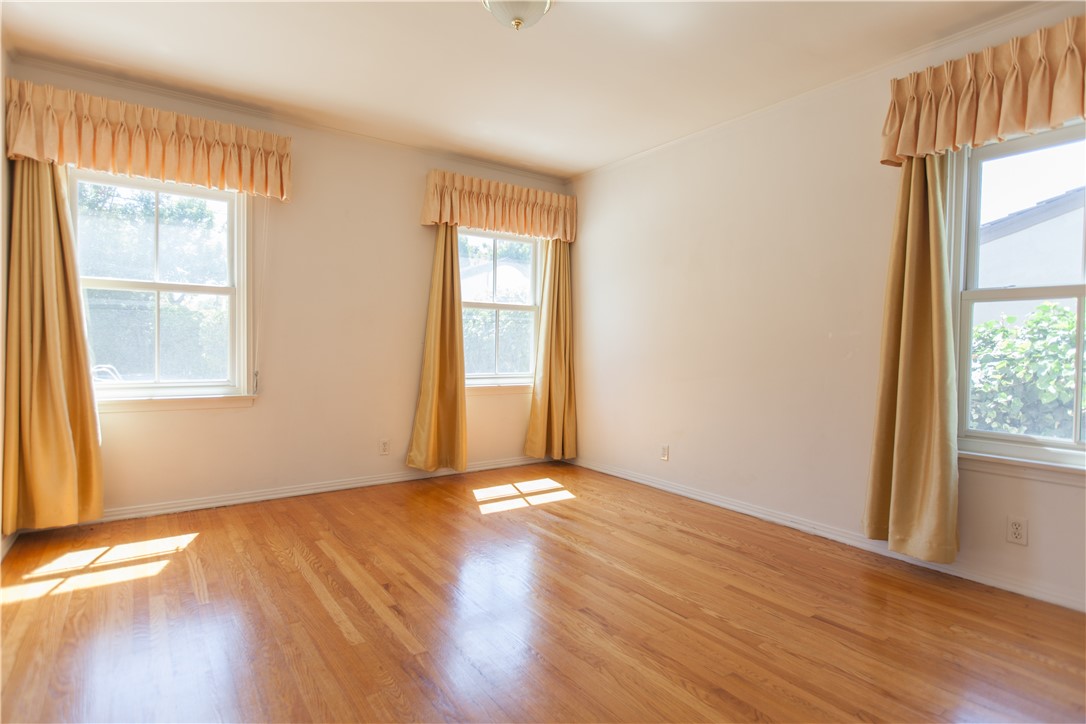 MLS #OC25155348 image #11