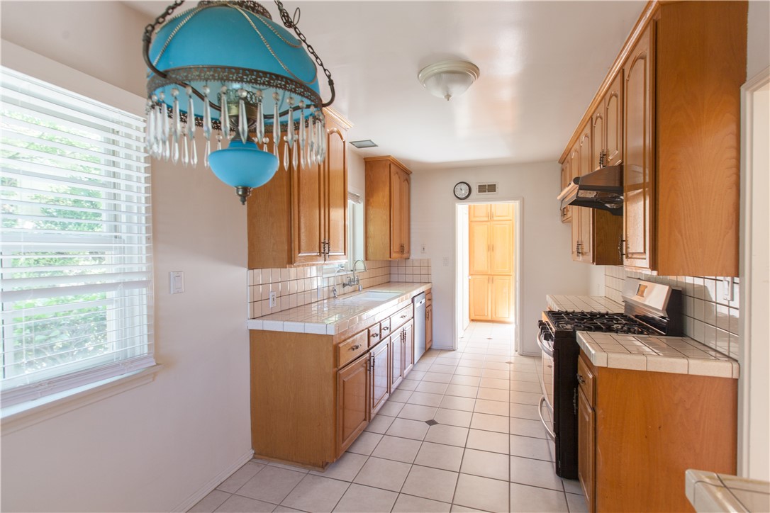 MLS #OC25155348 image #6