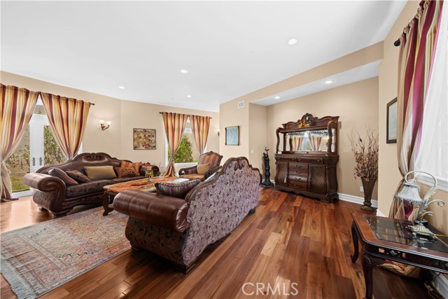 MLS #OC25155547 image #14