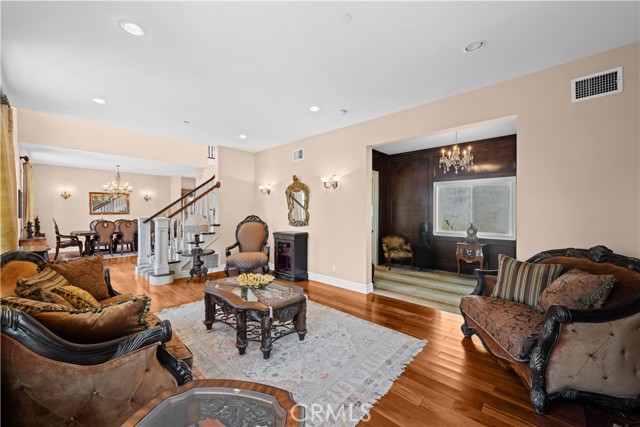 MLS #OC25155547 image #7