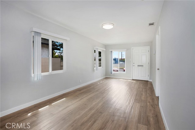 MLS #OC25155880 image #7