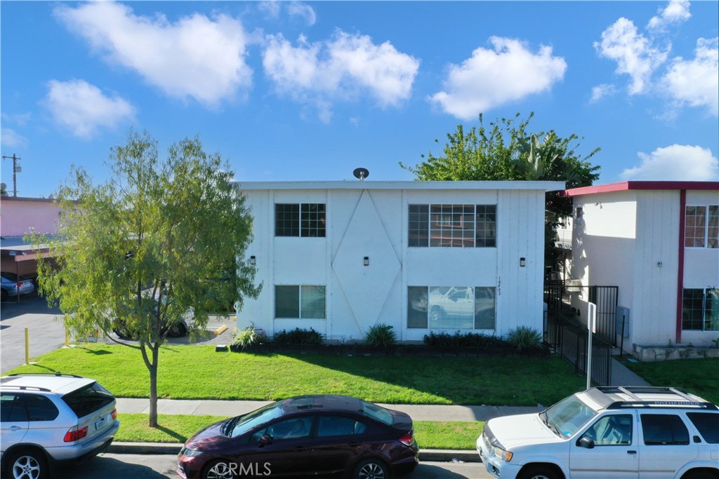 MLS #OC25156174 image #0