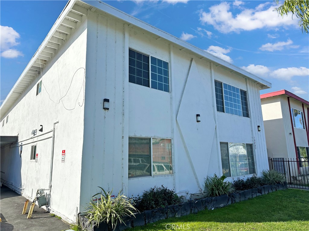 MLS #OC25156174 image #2