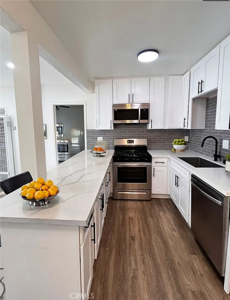 MLS #OC25156174 image #9