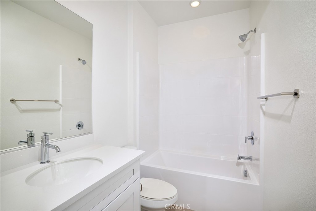 MLS #OC25156468 image #17