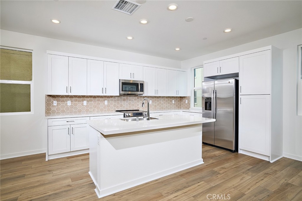 MLS #OC25156468 image #8