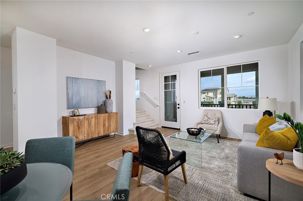 MLS #OC25156470 image #4