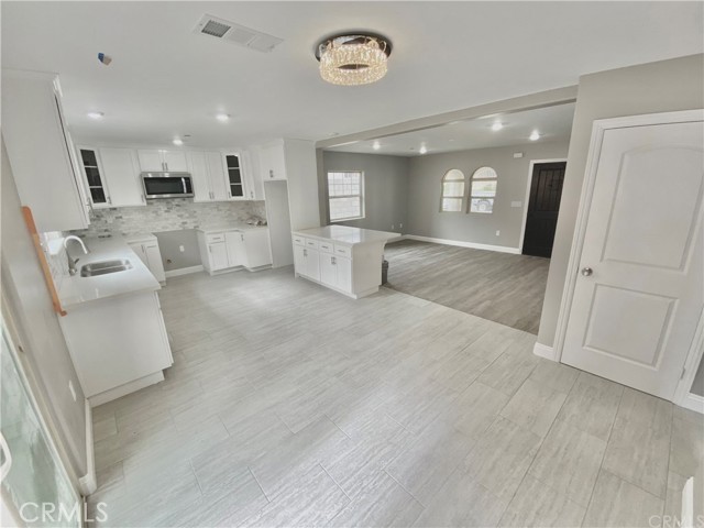 MLS #OC25156895 image #9