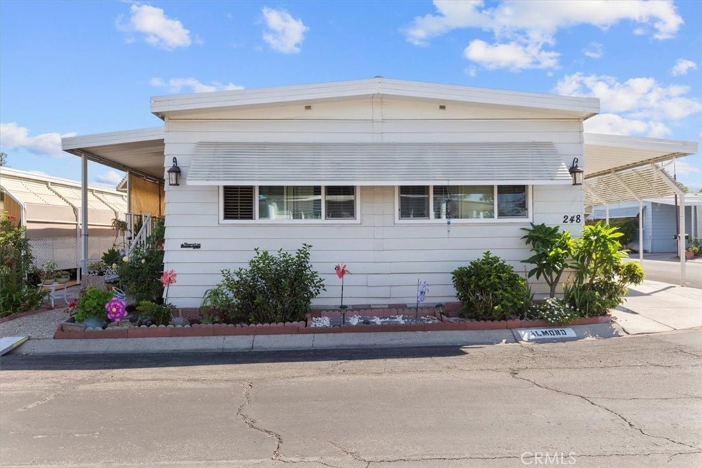 MLS #OC25157064 image #1