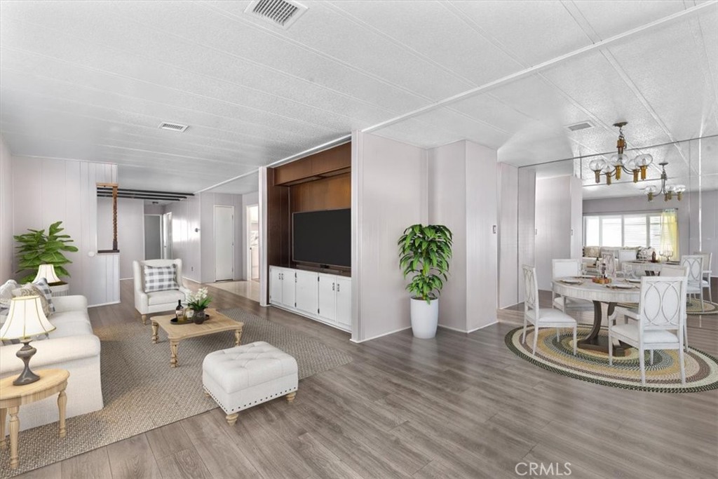 MLS #OC25157064 image #12