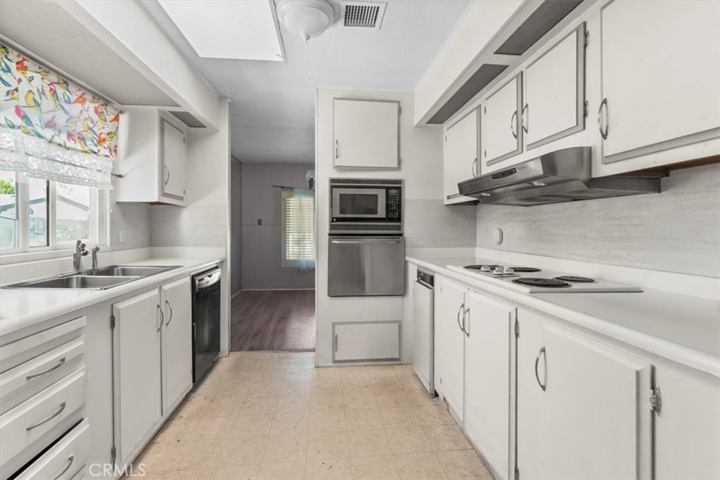 MLS #OC25157064 image #8