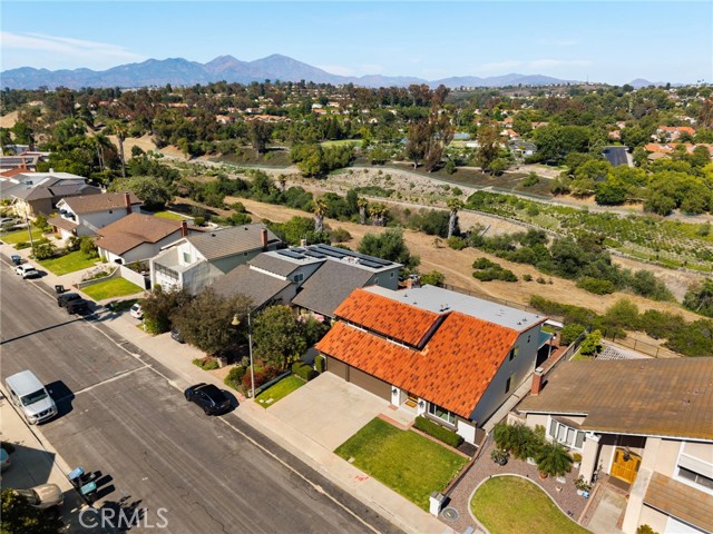 MLS #OC25157205 image #1