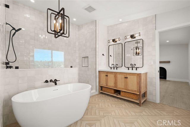 MLS #OC25157205 image #23