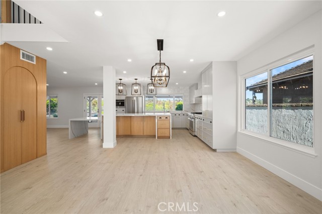 MLS #OC25157205 image #9