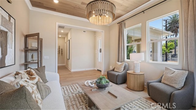 MLS #OC25157594 image #10