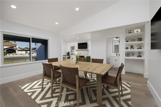 MLS #OC25157821 image #1