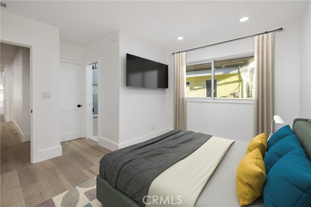MLS #OC25157821 image #11