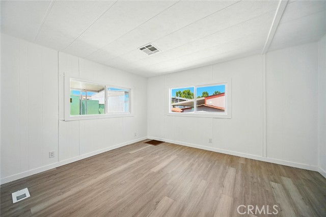 MLS #OC25157910 image #17