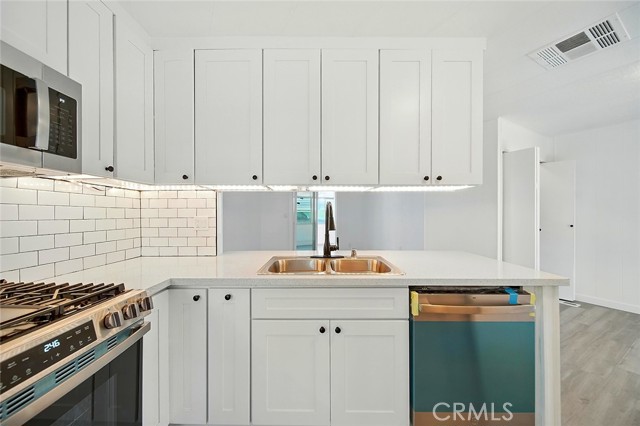 MLS #OC25157910 image #4