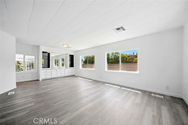 MLS #OC25157910 image #5