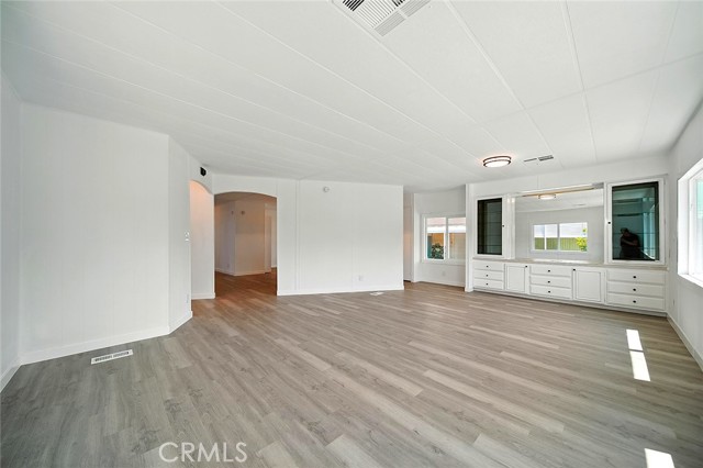 MLS #OC25157910 image #6