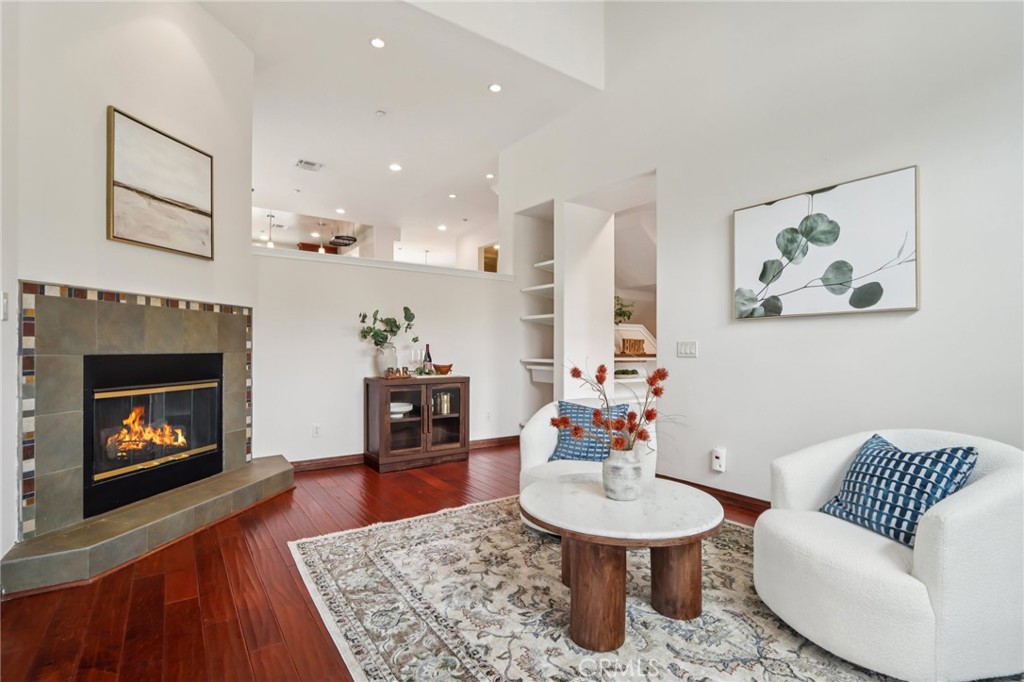 MLS #OC25158032 image #2