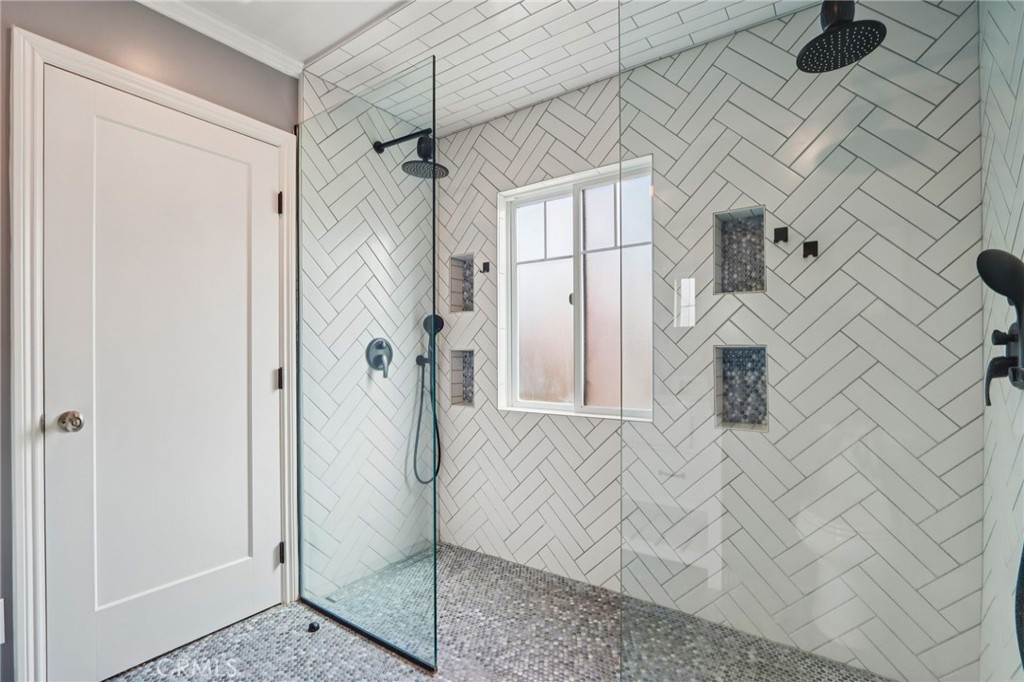 MLS #OC25158032 image #20