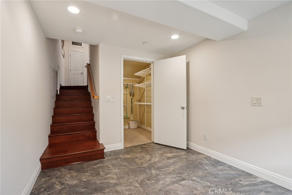 MLS #OC25158032 image #23