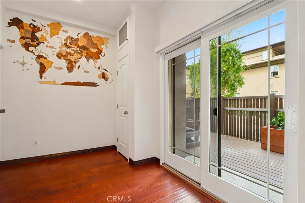 MLS #OC25158032 image #9