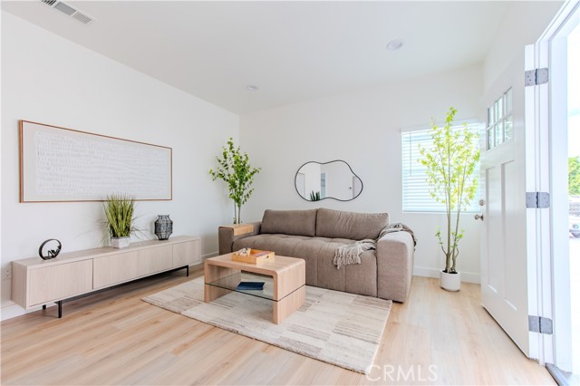 MLS #OC25158558 image #14