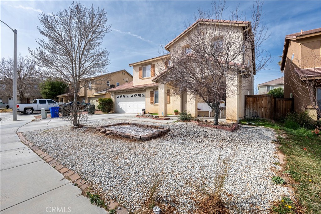 MLS #OC25158837 image #1