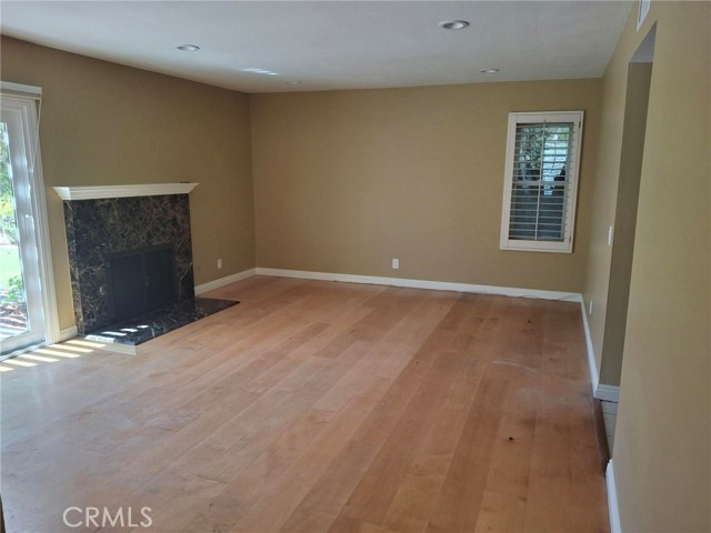 MLS #OC25158999 image #5