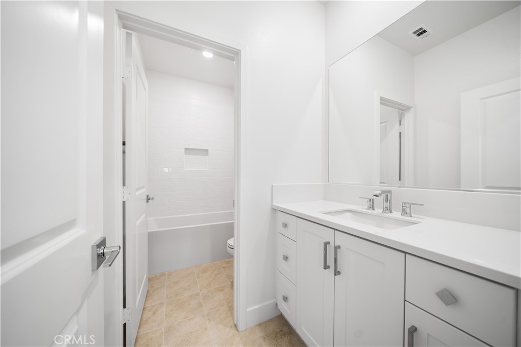 MLS #OC25159029 image #33