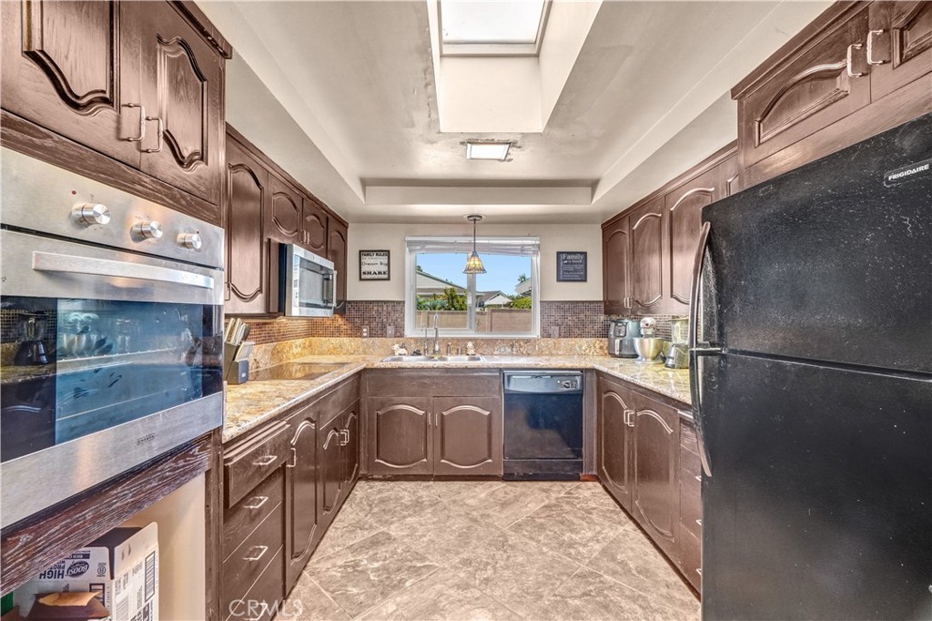 MLS #OC25159040 image #16