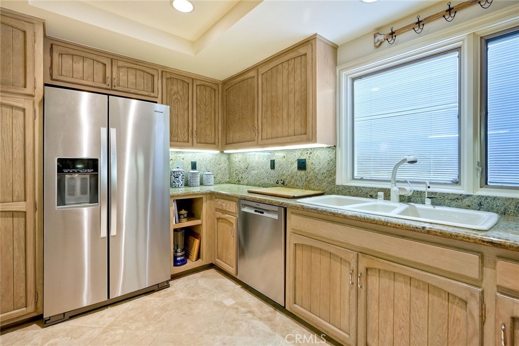 MLS #OC25159929 image #16