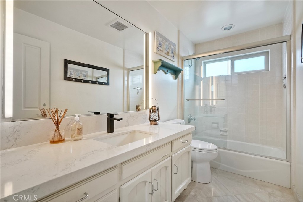 MLS #OC25159929 image #30