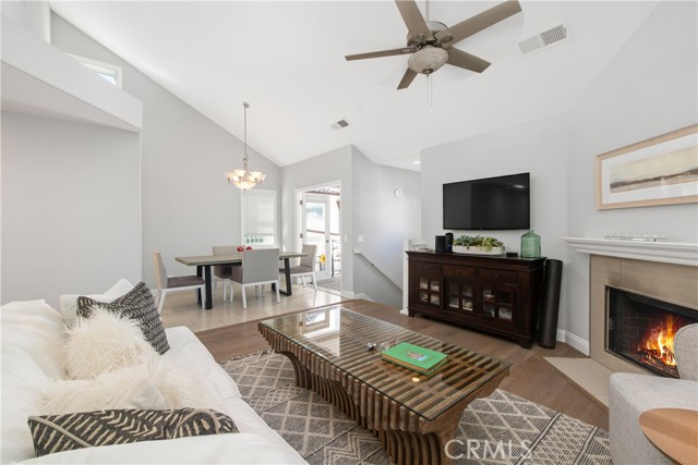 MLS #OC25160025 image #5