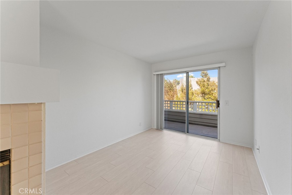 MLS #OC25160200 image #4