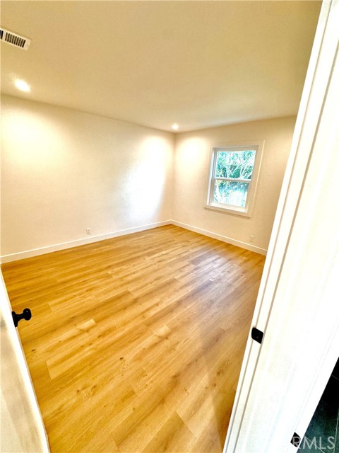 MLS #OC25160670 image #16