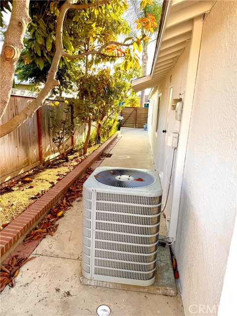 MLS #OC25160670 image #33