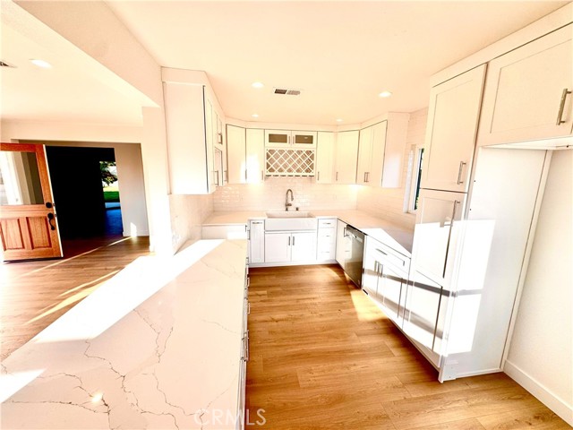 MLS #OC25160670 image #7