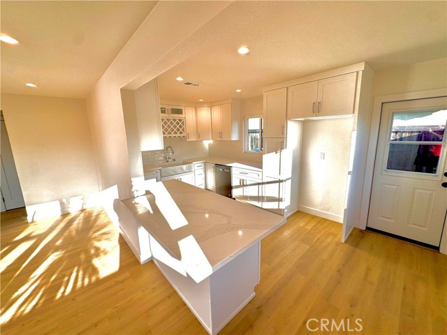 MLS #OC25160670 image #9