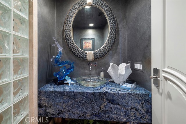 MLS #OC25161108 image #12