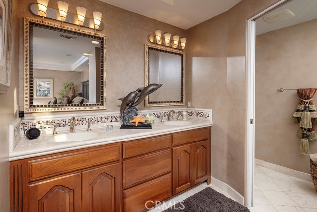 MLS #OC25161108 image #20