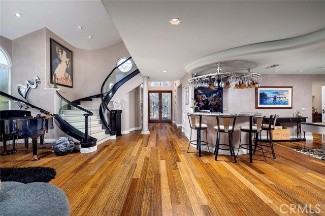 MLS #OC25161108 image #9