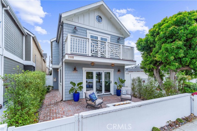 MLS #OC25161134 image #0