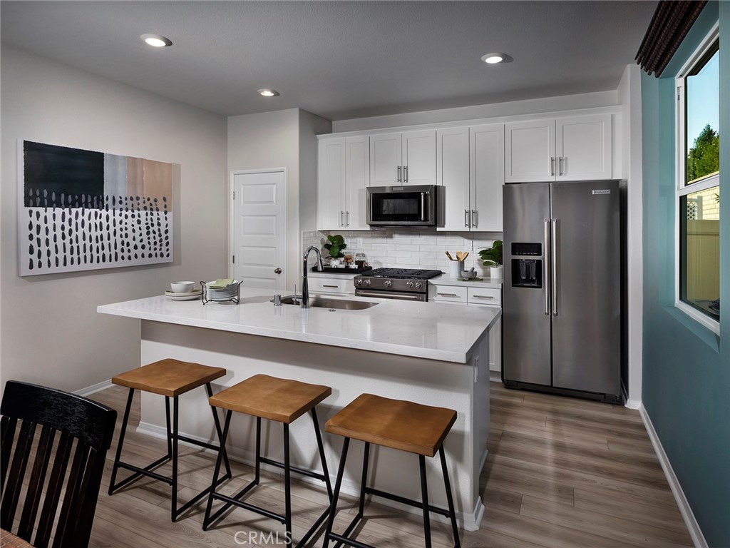 MLS #OC25161802 image #1