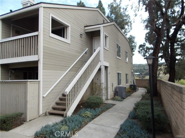 MLS #OC25162875 image #0