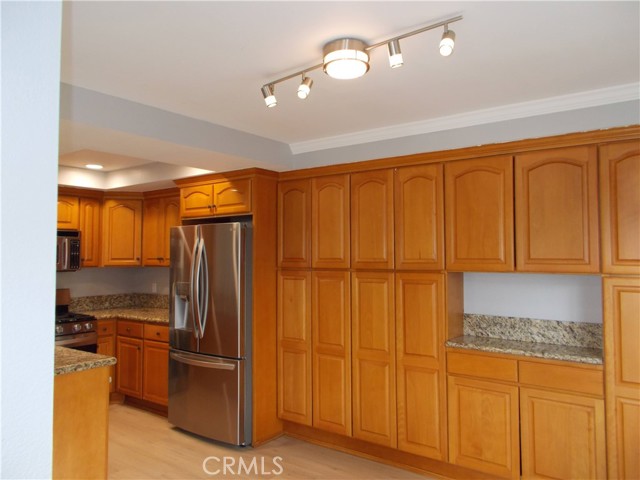 MLS #OC25162875 image #2